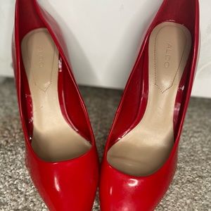 Aldo Silk Red Heels Size : 7 1/2